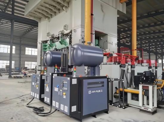 SMC模压门板模具精密控温——双机一体油温机赋能大型复合材料高品质生产